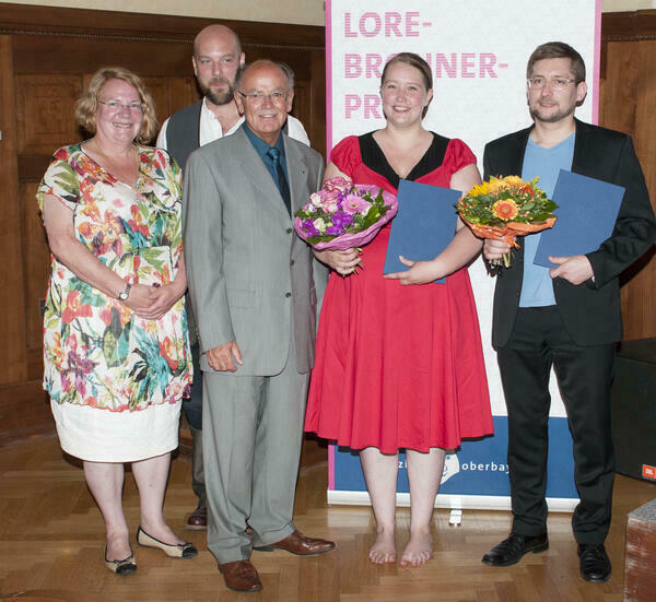 Preisträger und Preisträgerinnen des Lore-Bronner-Preis 2014 gemeinsam mit Bezirkstagspräsident Josef Mederer.