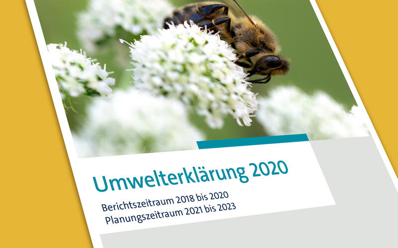 Titelseite mit dem Foto einer Biene und dem  Schriftzug "Umwelterklärung 2020 - Berichtszeitraum 2018 bis 2020 / Planungszeitraum 2021 bis 2023