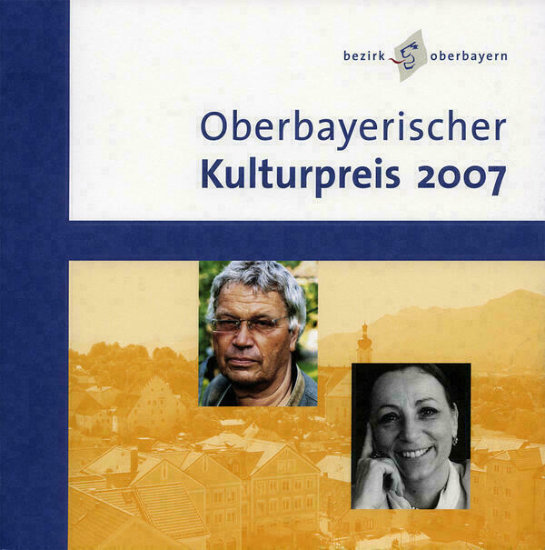 Titelseite der Broschüre mit dem Namen der Veranstaltung, Portraitfotos der Geehrten und dem Logo des Bezirks Oberbayern