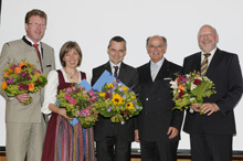 von links: Staatssekretär Dr. Marcel Huber, Kathi Stimmer-Salzeder, Prof. Dr. Rupert Gebhard, Bezirkstagspräsident Josef Mederer und Prof. Dr. Manfred Treml vom MPZ München